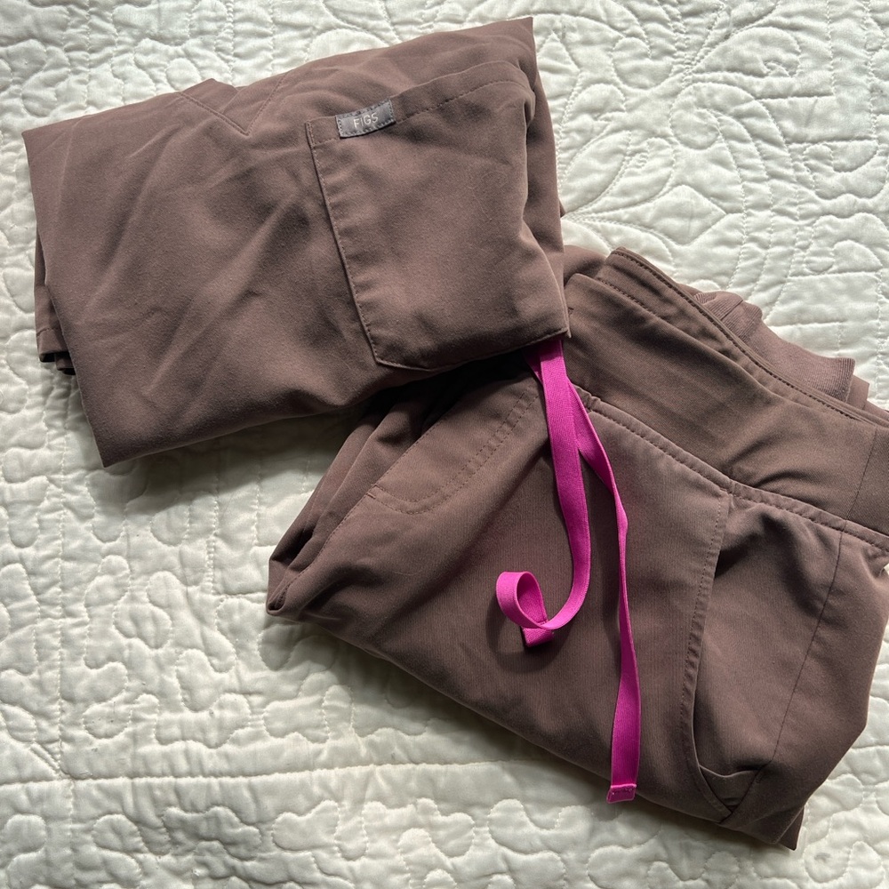 FIGS Smokey Taupe Scrub Set S/M